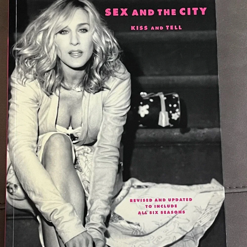 Pocket Books Women Sex and the City Kiss and Tell Paper OS Y2K Pop Culture Book